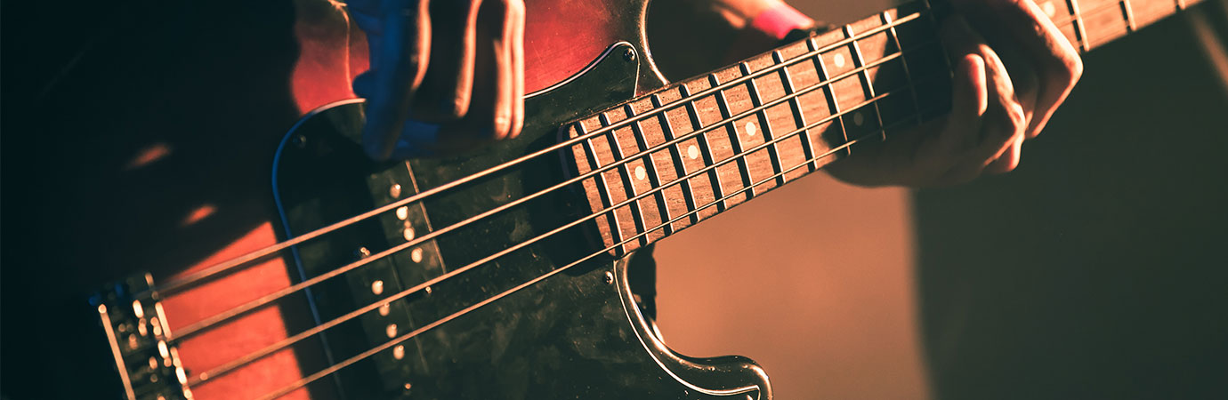 Bass Guitar Lessons in Rive-Sud Longueuil at Home